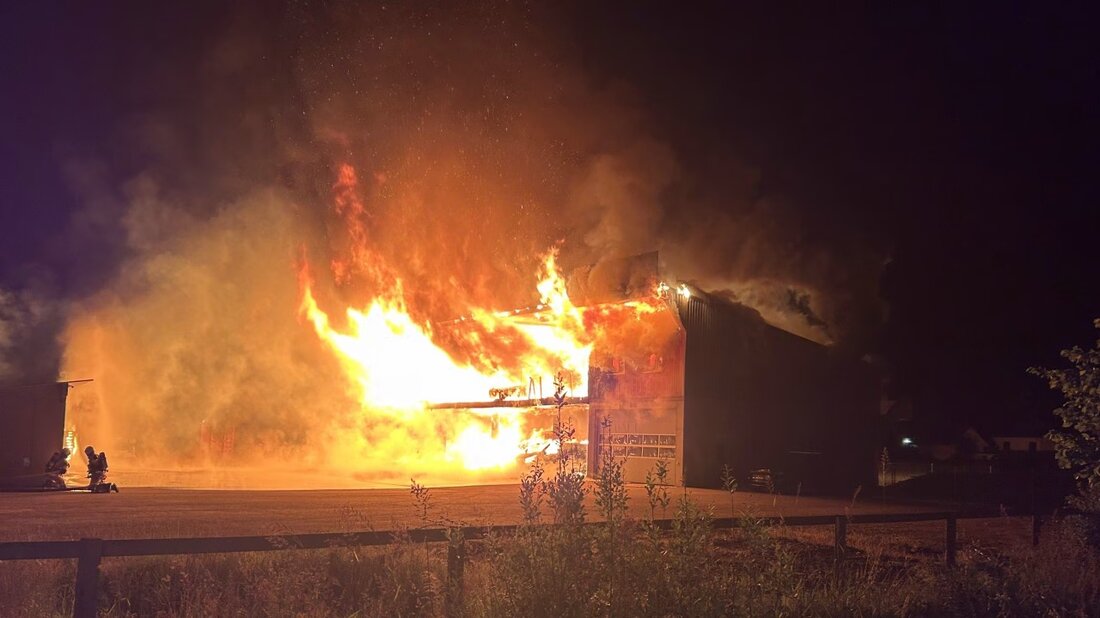 In Bad Zurzach brach ein Feuer in einer Gärtnerei aus, das Gebäude wurde stark beschädigt. Verletzt wurde niemand. Ermittlungen laufen.