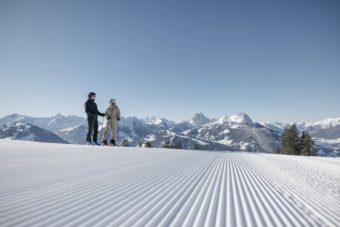 Die Ferienregion Gstaad begrüßt den Winter 2025/26 mit frischem Pulverschnee, neuen Kulinarik-Erlebnissen und Magic Pass-Angeboten.