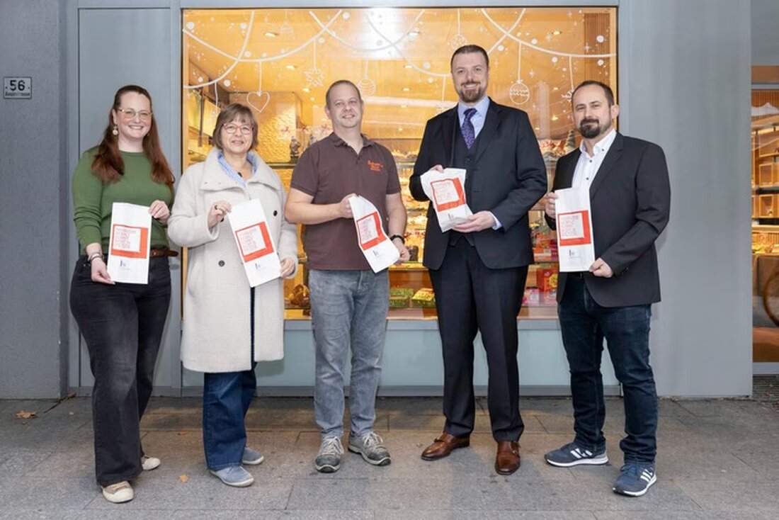 Regierungsrat Emanuel Schädler eröffnete in Vaduz die Kampagne "Häusliche Gewalt kommt nicht in die Tüte" zur Sensibilisierung gegen Gewalt an Frauen.