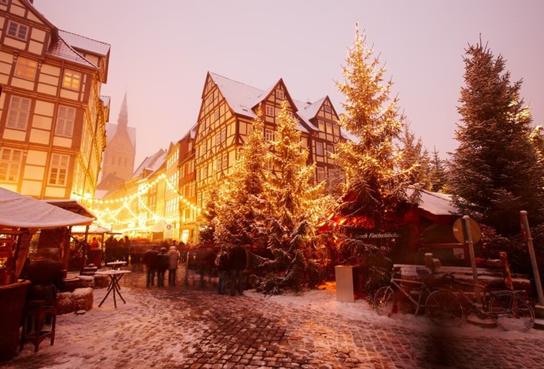 Die Region Hannover eröffnet die Weihnachtsmarktsaison am 24. November mit festlichen Märkten in 21 Kommunen. Entdecken Sie charmante Traditionen und stimmungsvolle Lichtinstallationen.