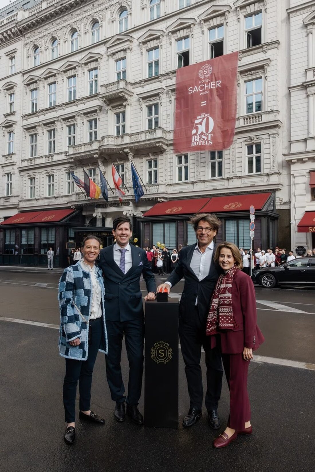 Das Hotel Sacher Wien wird als einziges Hotel der DACH-Region in die „The World’s 50 Best Hotels 2025“ aufgenommen und feiert diesen renommierten Erfolg.