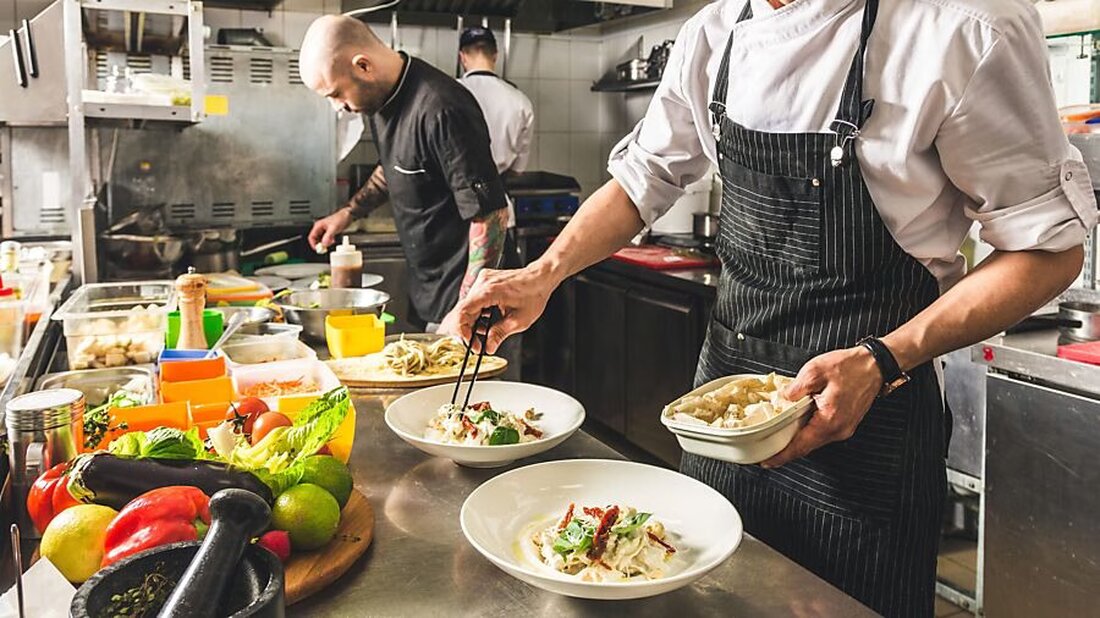 Die Lebensmittelkontrolle in Glarus und Graubünden untersucht 972 Hygieneproben aus Gastrobetrieben, davon sind 206 beanstandet.