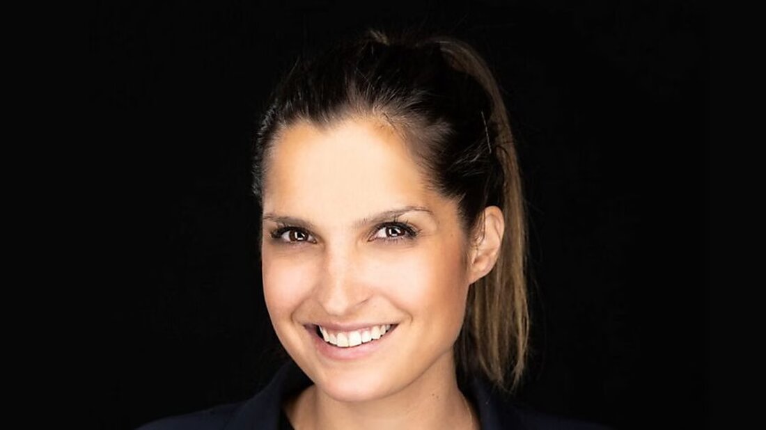 Jacqueline Jenny wird am 25. März 2025 neue Landrätin für die FDP in Glarus und tritt die Nachfolge von Christian Marti an.