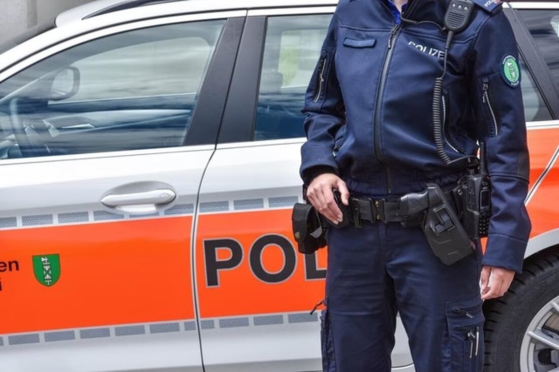 Am 08.09.2025 wurden drei Jugendliche in St. Margrethen beim Sprühen an einer Autobahnbrücke gefasst. Sachschaden unklar.