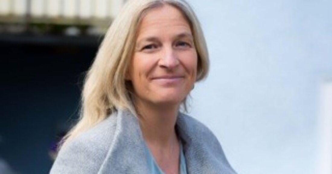 Juliane Kade wird neue Rektorin der Kantonsschule Menzingen ab April 2025; sie bringt umfassende Schulführungserfahrung mit.