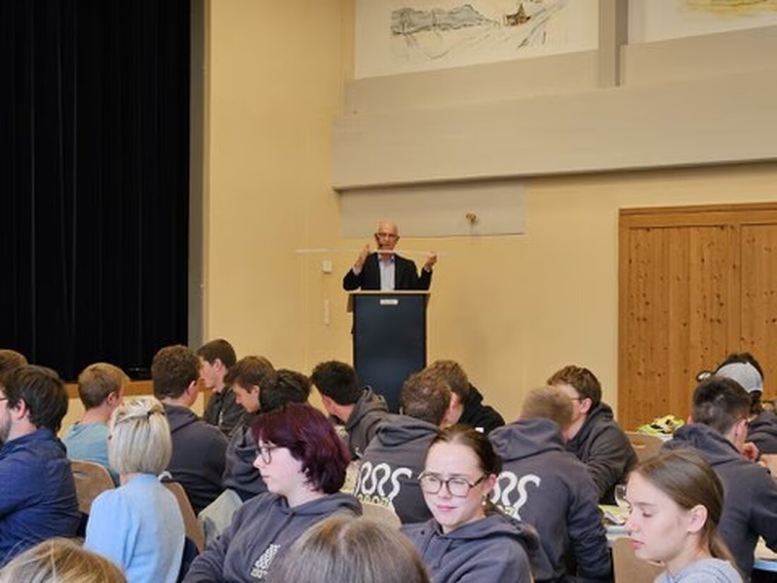 Am 12. September 2025 feierten die Jungbürger des Jahrgangs 2007 in Oberegg ihren Eintritt ins Erwachsenenleben mit einem vielseitigen Programm.