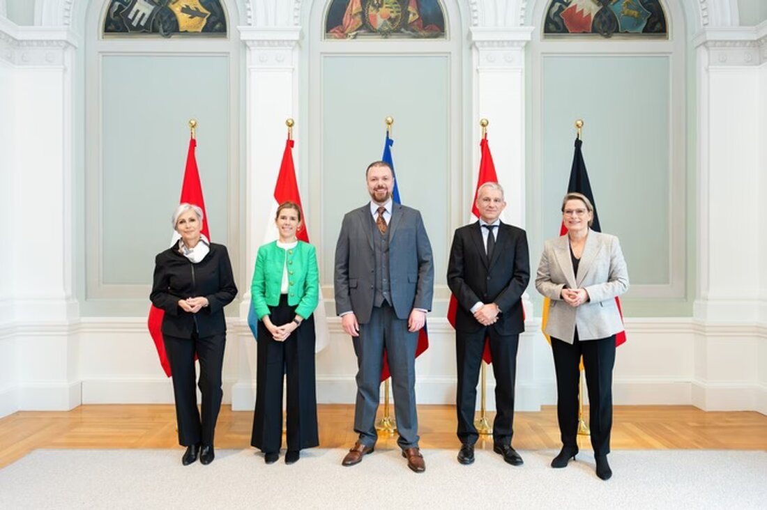 Justizministerinnen und -minister der DACH-Länder diskutieren in Vaduz über rechtspolitische Herausforderungen und KI-Einsatz.