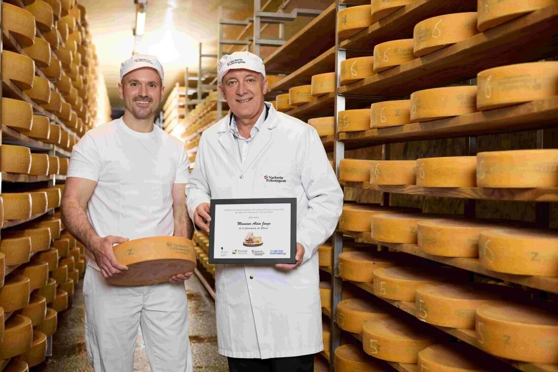 Philippe Demierre überreicht Auszeichnungen für Freiburger Vacherin AOP und Greyerzer AOP an die Gewinner 2026.