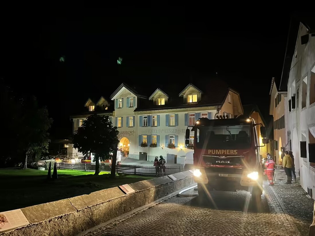In Guarda löste ein Kaminbrand in einem Hotel am Sonntagabend einen Einsatz von Feuerwehr und Polizei aus. Alle konnten sich selbst evakuieren.