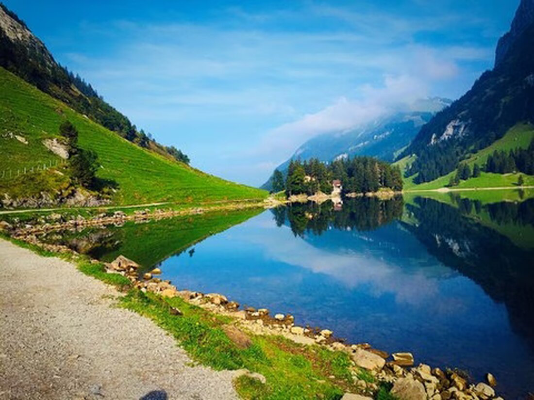 Die Kantonspolizei Appenzell Innerrhoden führte im Alpstein Kontrollen durch, um Regelverstöße zu überprüfen und Sicherheit zu gewährleisten.