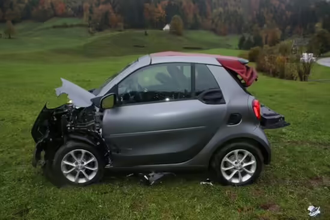 Am 3.11.2023 kam es auf der Enggenhüttenstrasse zu einer Frontalkollision zwischen zwei Autos. Glücklicherweise blieben alle Insassen unverletzt.