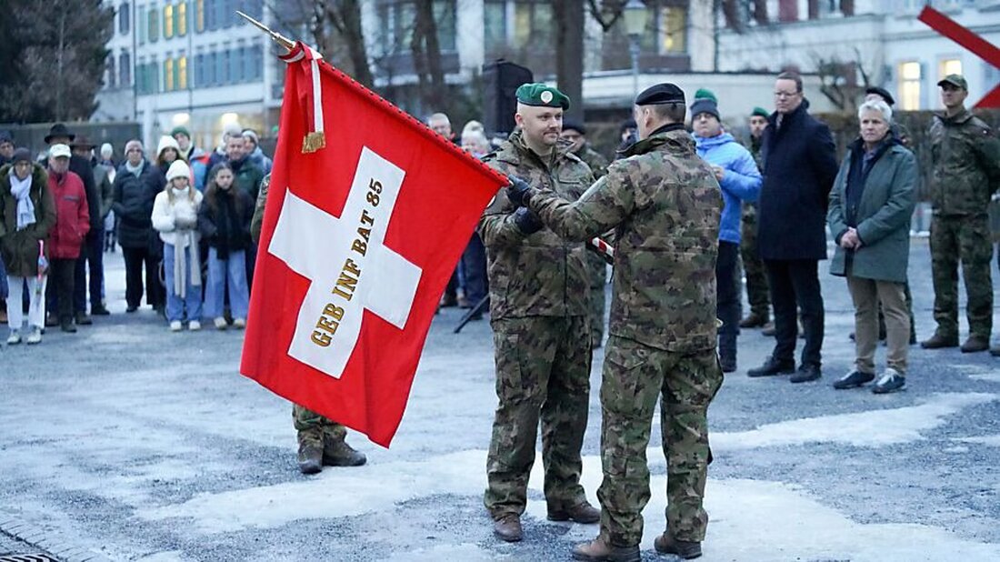 Am 29. Januar 2026 übergibt Major Marc Schneeberger das Kommando über das Glarner Gebirgsinfanteriebataillon 85 in einer feierlichen Zeremonie.
