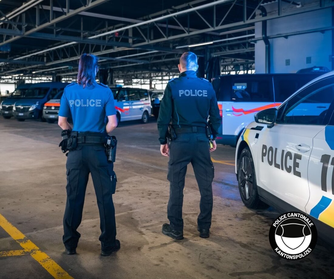 Die lateinischen Polizeikorps übernehmen ab 2026 schrittweise die neuen Schweizer Polizeiuniformen zur Optimierung und Einheitlichkeit.