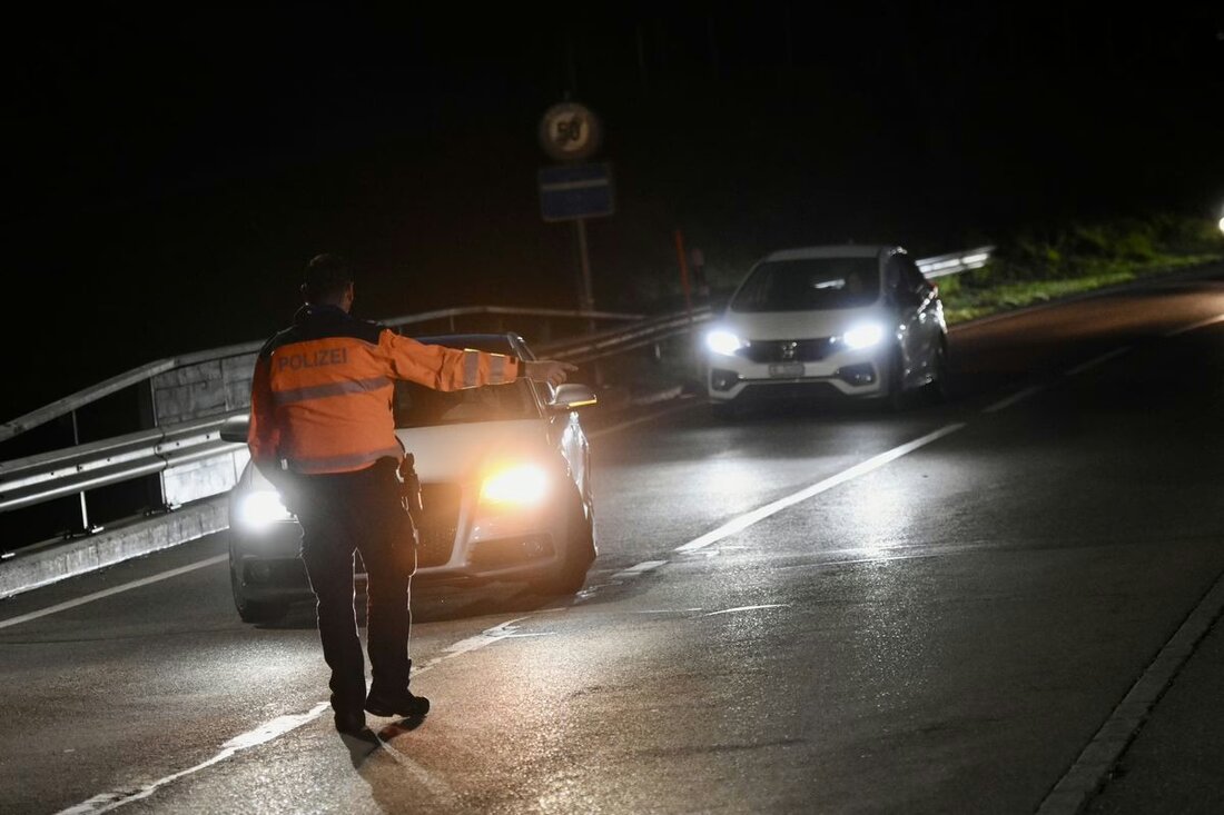 Die Kantonspolizei Appenzell Ausserrhoden führte Lichtkontrollen durch. Dabei wurden 167 Fahrzeuge wegen Beleuchtungsdefekten angehalten.