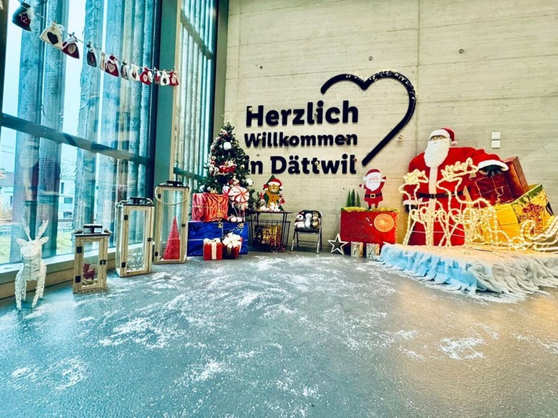 Lidl Schweiz verkürzt die Öffnungszeiten an den Festtagen 2025. Filialen schließen am 24. und 31. Dezember um 17:00 Uhr.