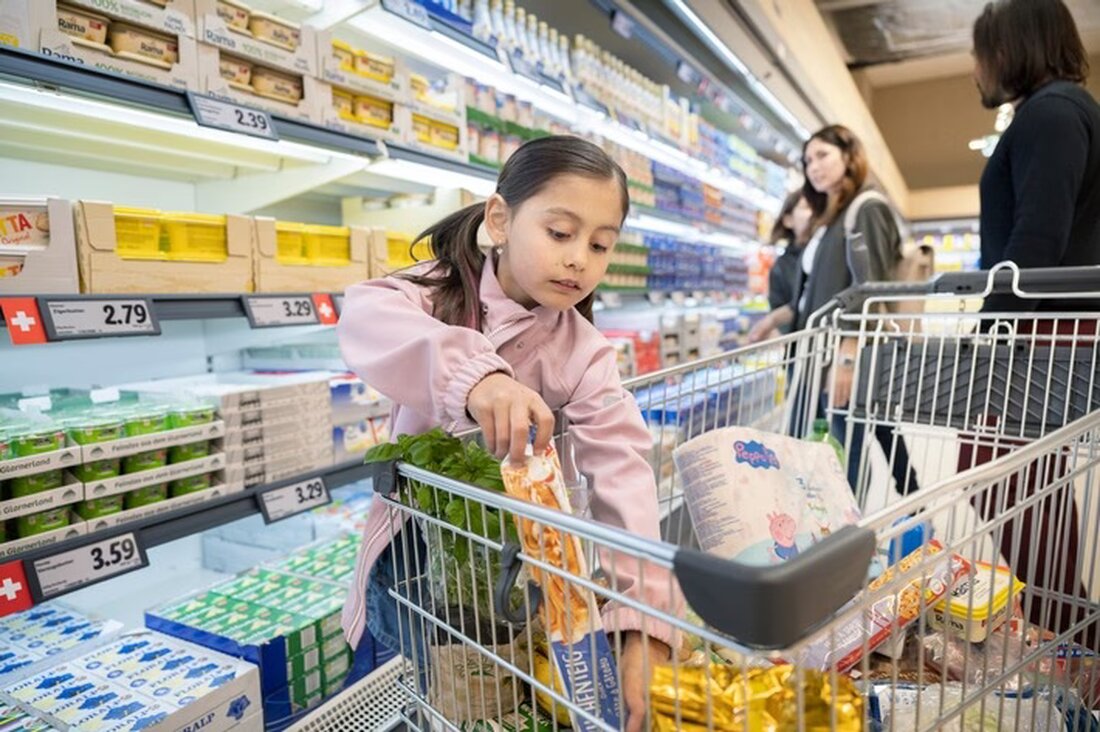 Lidl Schweiz senkt dauerhaft die Preise für ein beliebtes Kindermenü um bis zu 21%, um Familienhaushalte zu entlasten.