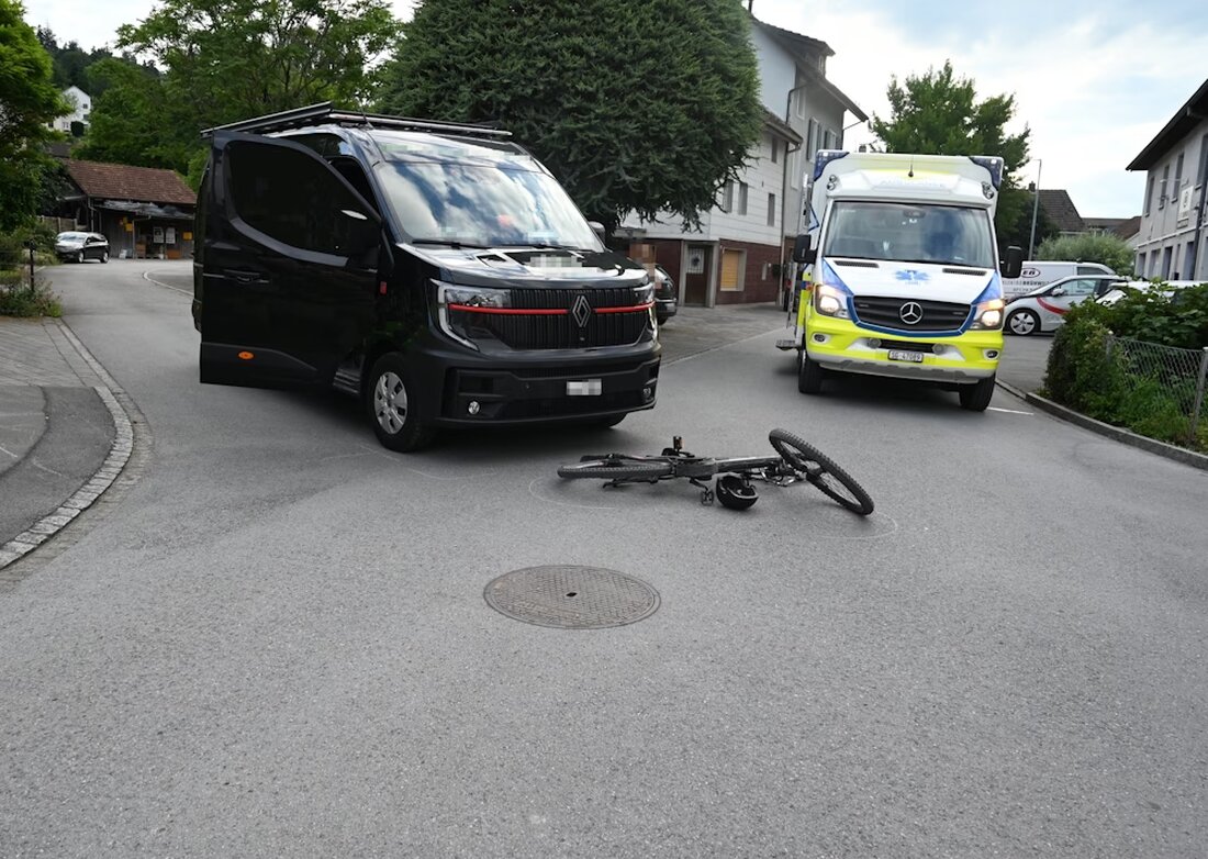 In St. Margrethen kollidierten am 27.06.2025 ein Lieferwagen und ein E-Bike, wobei der E-Bike-Fahrer leicht verletzt wurde.