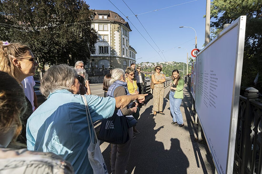 Entdecken Sie die Freiburger Literatur im Freien: Format Mondial bietet mehr als 15 Texte von lokalen Autoren entlang einer Stadt-Route.