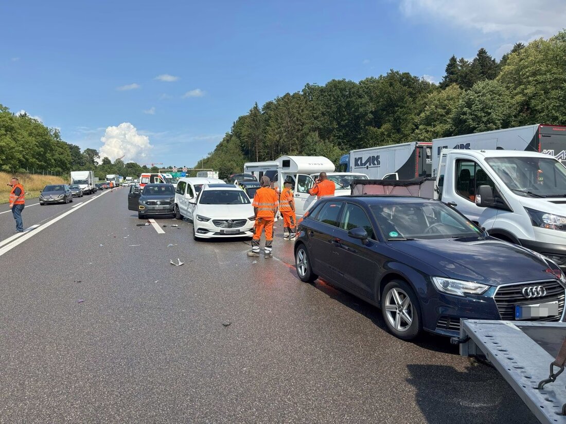 Bei einem Unfall auf der A1 bei Birmenstorf am 14. Juli 2025 kam es zu vier Folgeunfällen. Zehn Personen wurden ins Spital gebracht.
