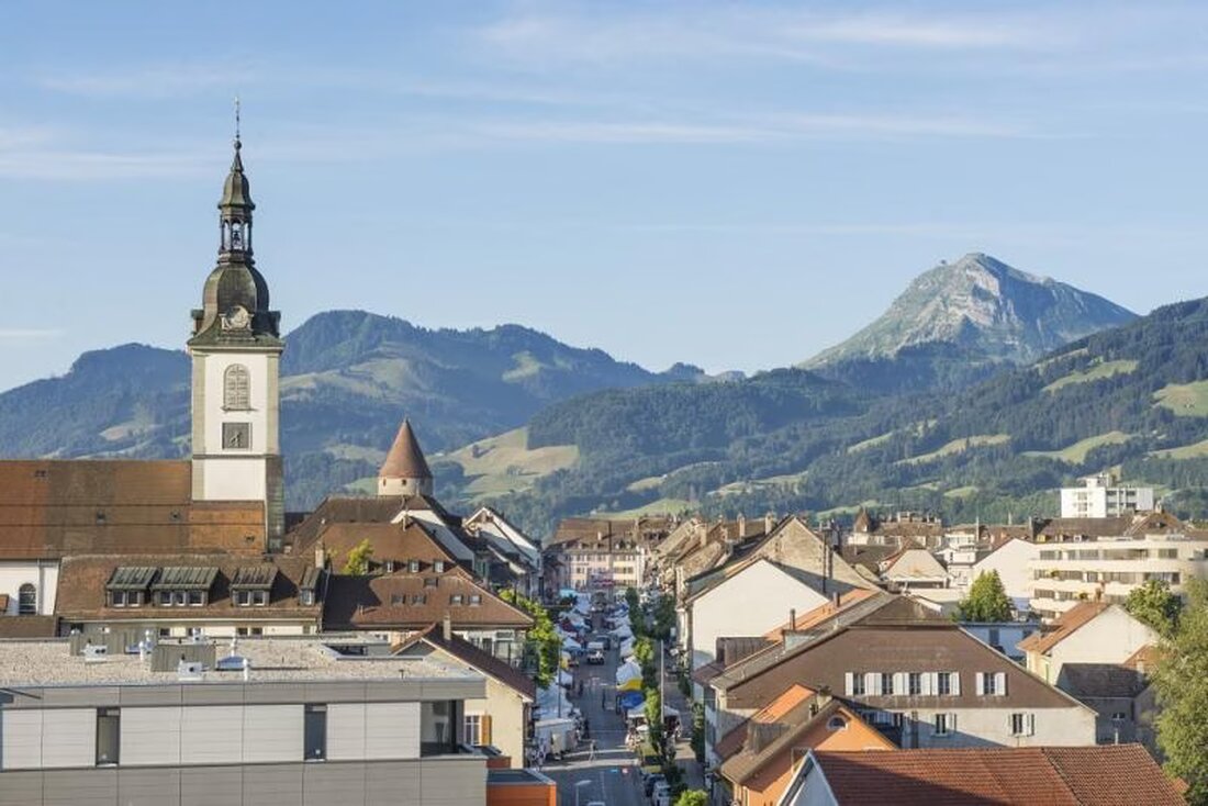 Oberamtfrau Graden schließt Administrativuntersuchung zum Gemeinderat Bulle ab. Maßnahmen nach Rücktritt und Vergütungsfragen erlassen.