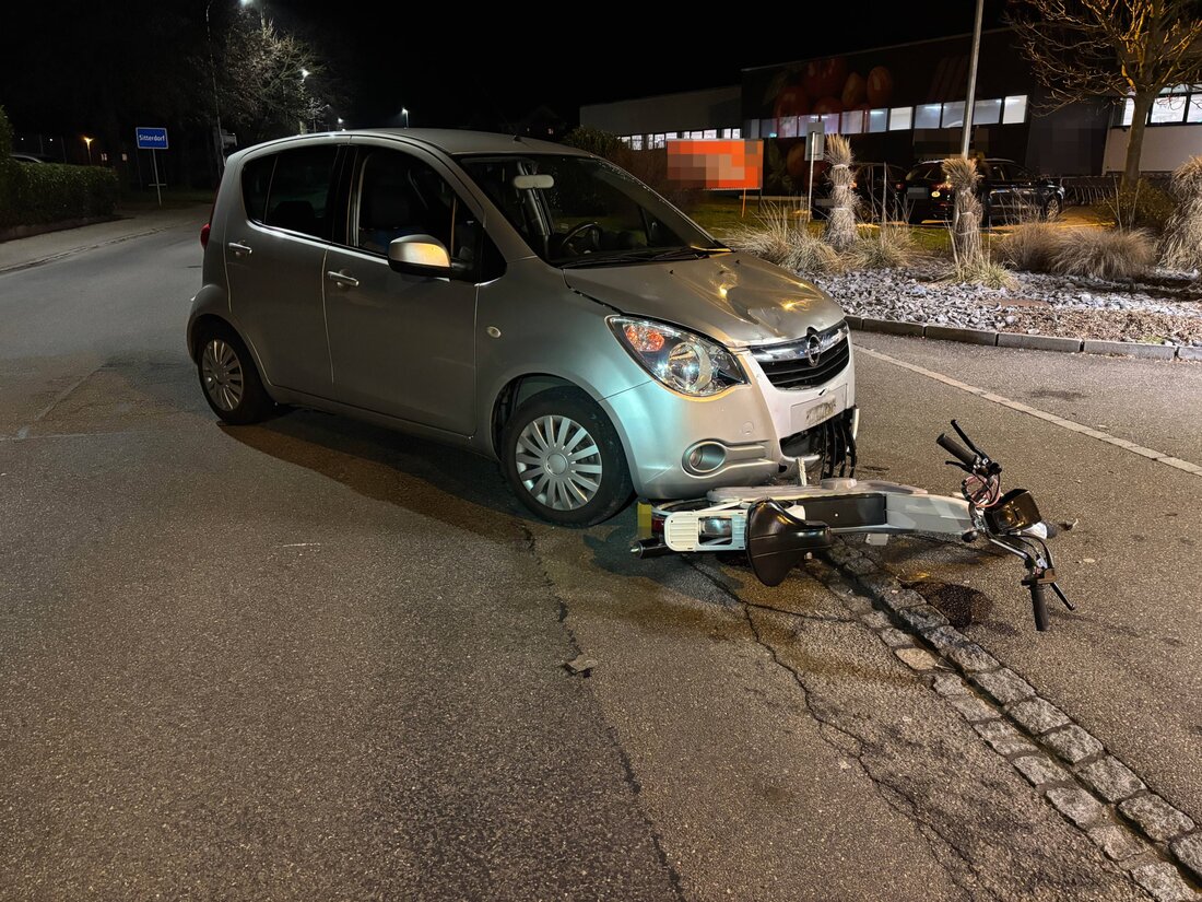 Bei einem Unfall in Bischofszell wurde ein 15-jähriger Mofafahrer leicht verletzt und ins Spital gebracht. Kantonspolizei untersucht.