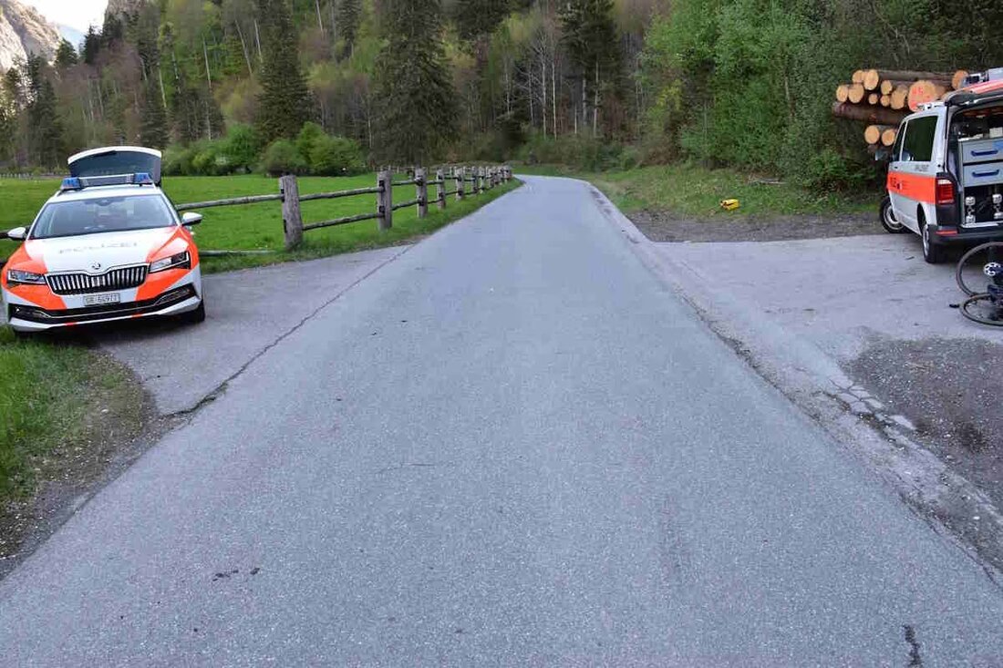 Bei einem Unfall auf der Gandastrasse zwischen Landquart und Grüsch wurden am Samstagmorgen ein Motorradfahrer und eine Radfahrerin verletzt.