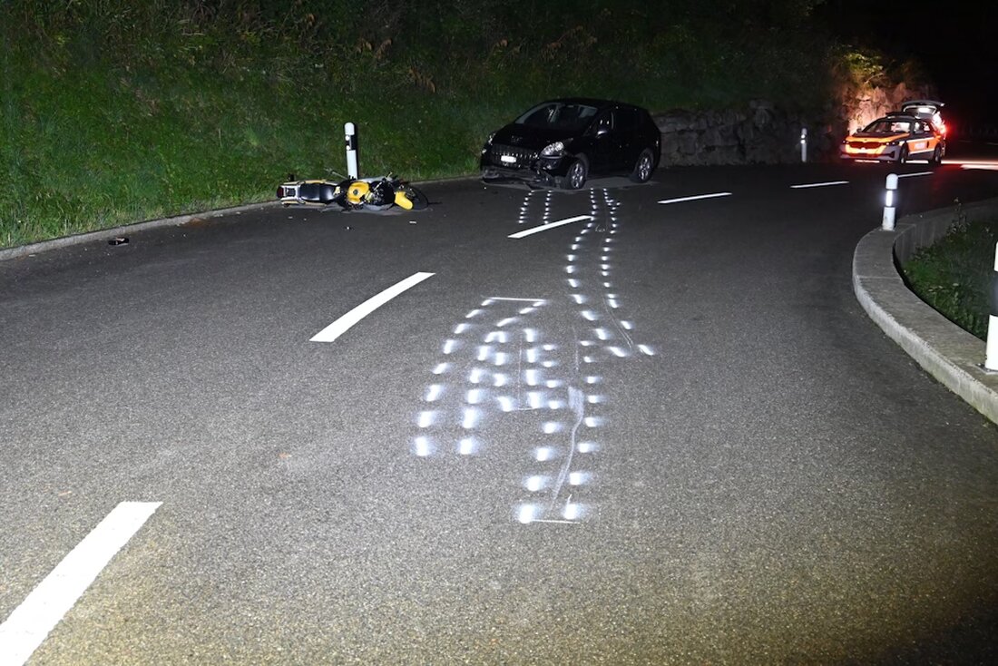 Am Sonntag, den 14.09.2025, kam es in Mühlrüti auf der Staatsstrasse zu einem schweren Verkehrsunfall zwischen Motorrad und Auto.