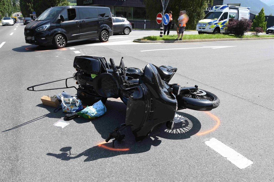 In Maienfeld kam es zu einem Unfall zwischen Auto und Motorrad. Der Motorradfahrer wurde verletzt und ins Kantonsspital Graubünden gebracht.