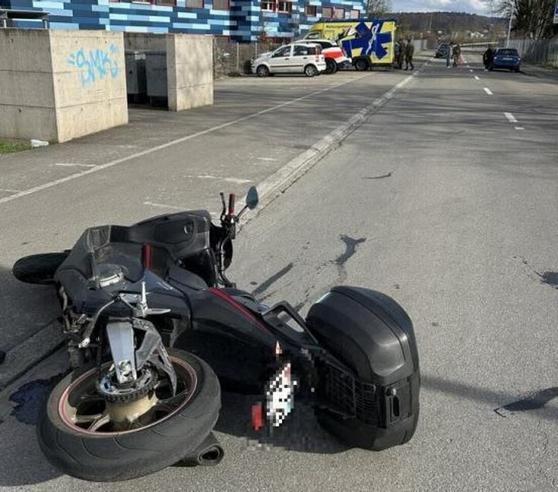 Ein 37-jähriger Motorradfahrer verletzte sich schwer bei einem Unfall in Bülach. Die Polizei ermittelt den Hergang.