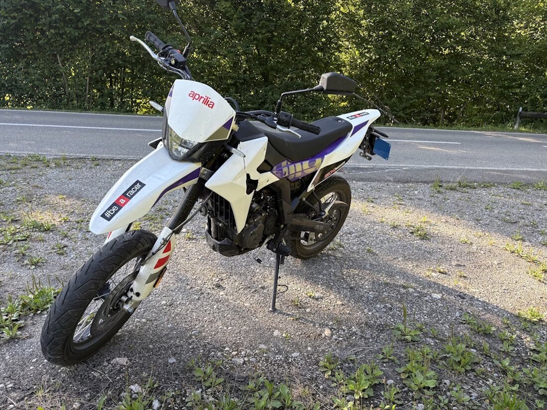 Ein 16-jähriger Motorradfahrer verunfallte am 18.07.2025 in Niederbüren. Er wurde leicht verletzt ins Spital gebracht.