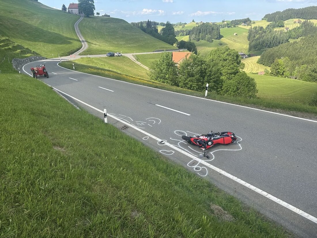 Am 18. Mai 2025 kam es in Schwellbrunn zu einem Selbstunfall eines Motorradfahrers, der dabei verletzt wurde.