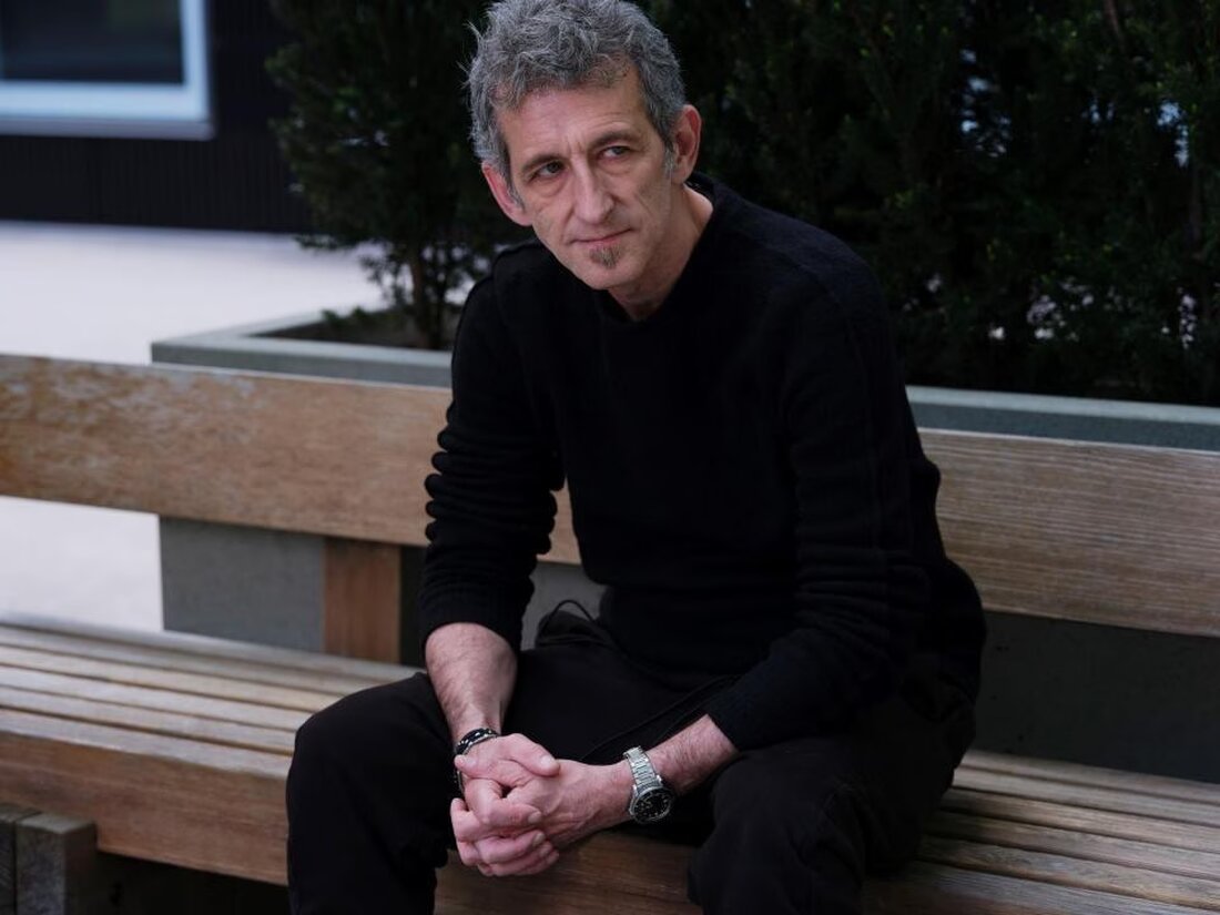 Jojo Mayer wird mit dem Kulturpreis des Kantons Zürich 2025 ausgezeichnet. Der legendäre Schlagzeuger prägt die Musikszene weltweit.