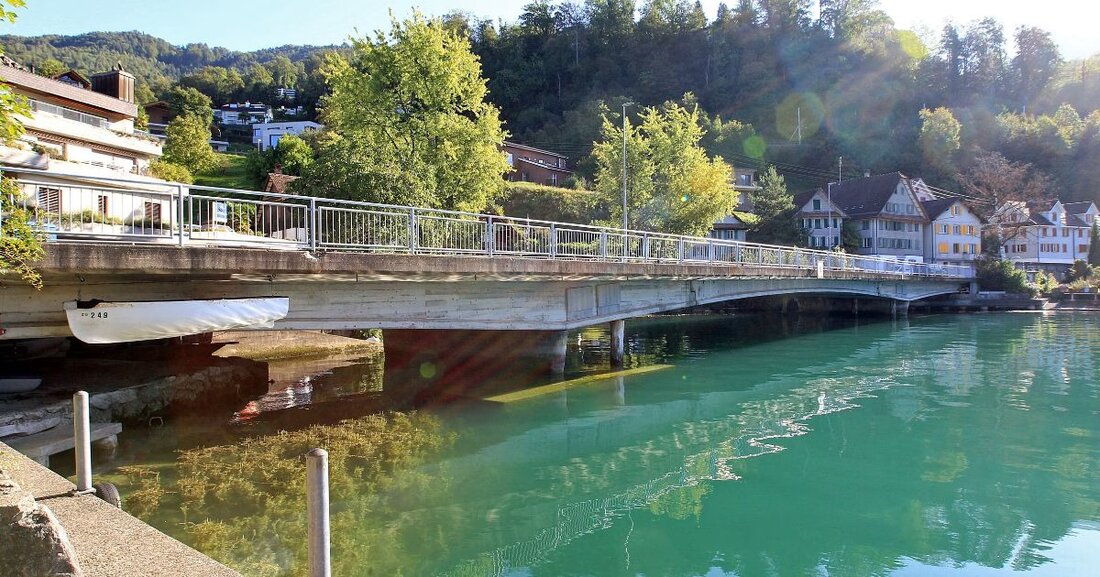 In Walchwil wird die Brücke Seefeld am 20./21. Januar 2025 nachts abgerissen. Artherstrasse komplett gesperrt, Umleitungen signalisiert.