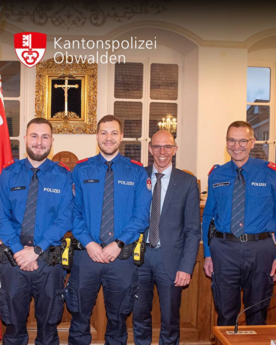 Am 17. März 2025 wurden zwei Polizisten in Obwalden vereidigt und ein Polizist zum Wachtmeister befördert.