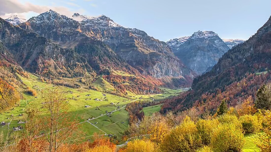 Im Kanton Glarus entscheidet zukünftig eine neue Kommission über Gefahrenkarten, die Siedlungen vor Naturgefahren schützen.