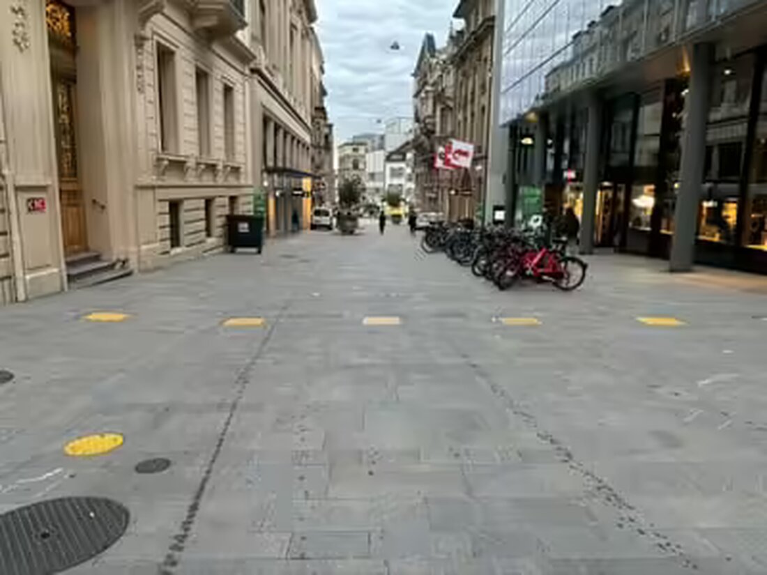 Am 22. Oktober 2024 beginnt die Installation einer neuen Poller-Anlage in der Freien Strasse zur Verbesserung der Verkehrsregeln in Basels Innenstadt.