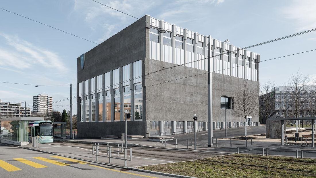 Zwei neue Gebäude wurden an der Kantonsschule Limmattal eingeweiht, um den steigenden Schülerzahlen gerecht zu werden.