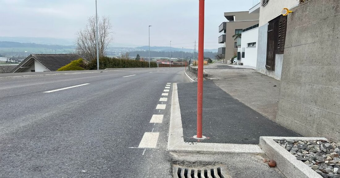 Ab dem 5. Mai 2025 beginnen Belagsarbeiten an der Drälikerstrasse in Hünenberg, die fünf Wochen dauern und lärmarme Materialien verwenden.