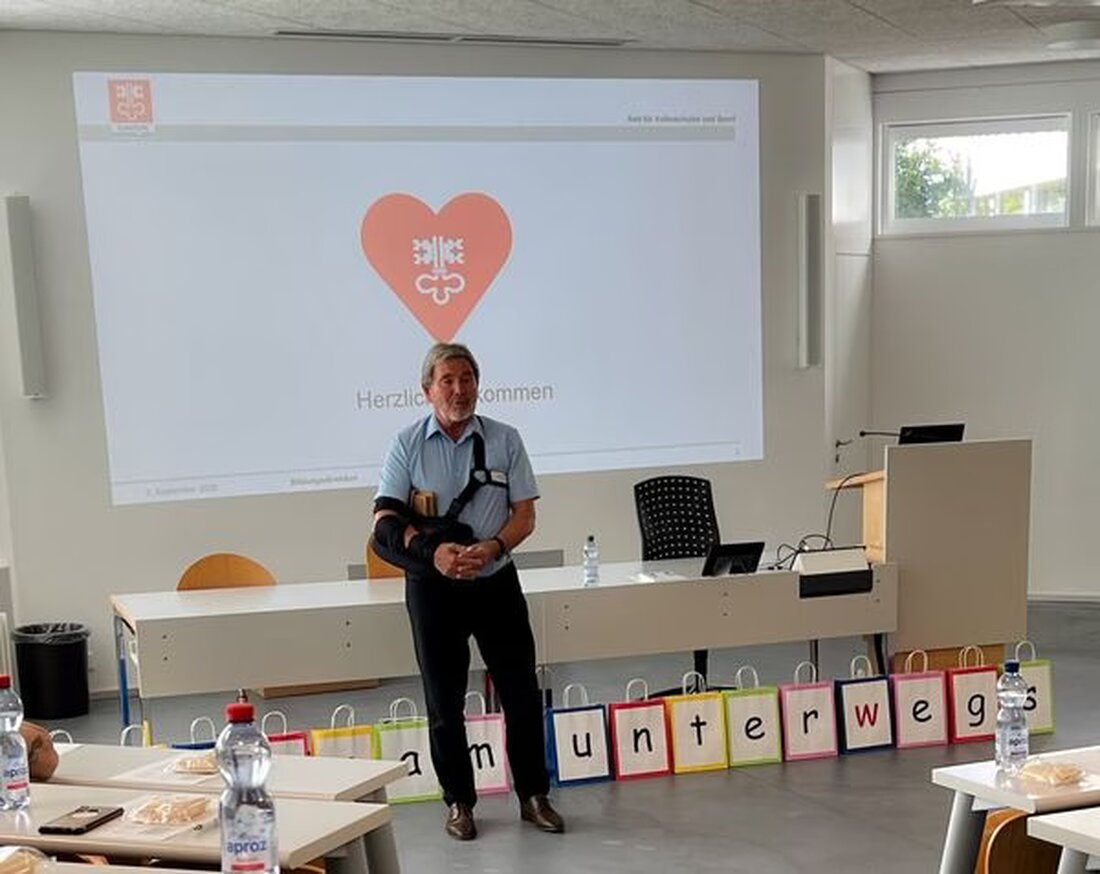 Rund 40 neue Lehrer starten in Nidwalden. Bildungsdirektor Res Schmid und Fachstellen unterstützen beim Einstieg ins Schuljahr 2025/26.