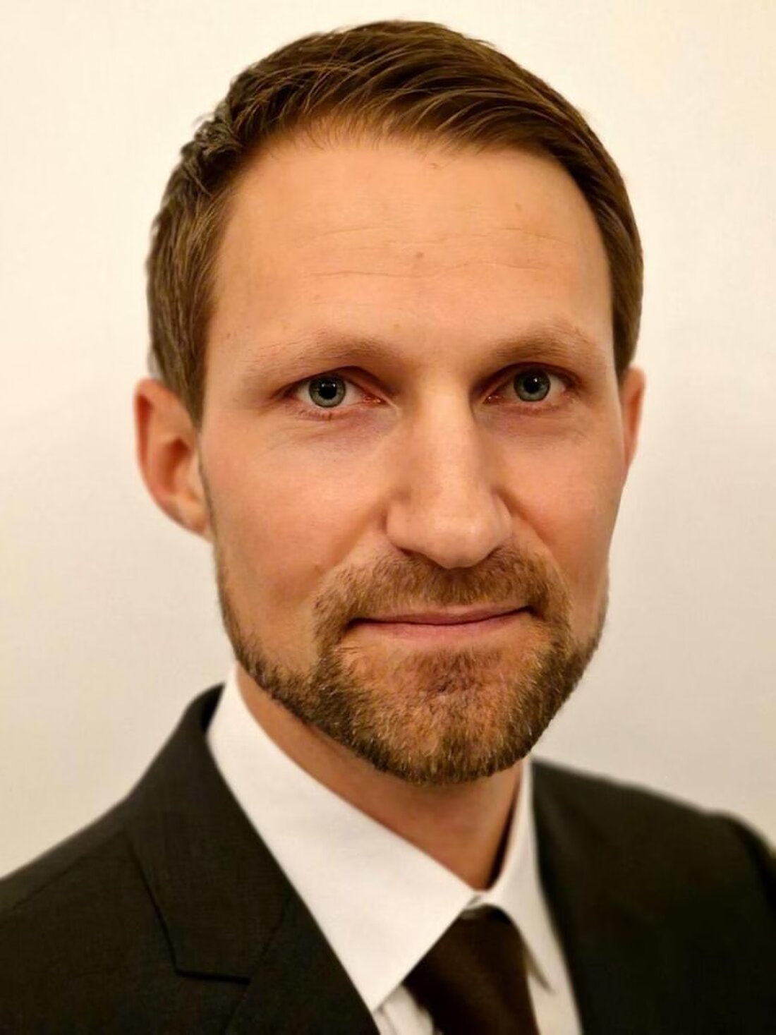Arnaud Despond wird ab dem 1. Juni neuer Staatsschatzverwalter in Fribourg, bereichert durch umfassende Finanzerfahrung.