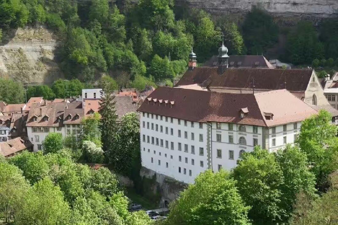 Frau Catherine Faller wird ab 16. Dezember 2024 Kantonsrichterin ad hoc im Strafbereich, bis eine Nachfolgerin eintritt.