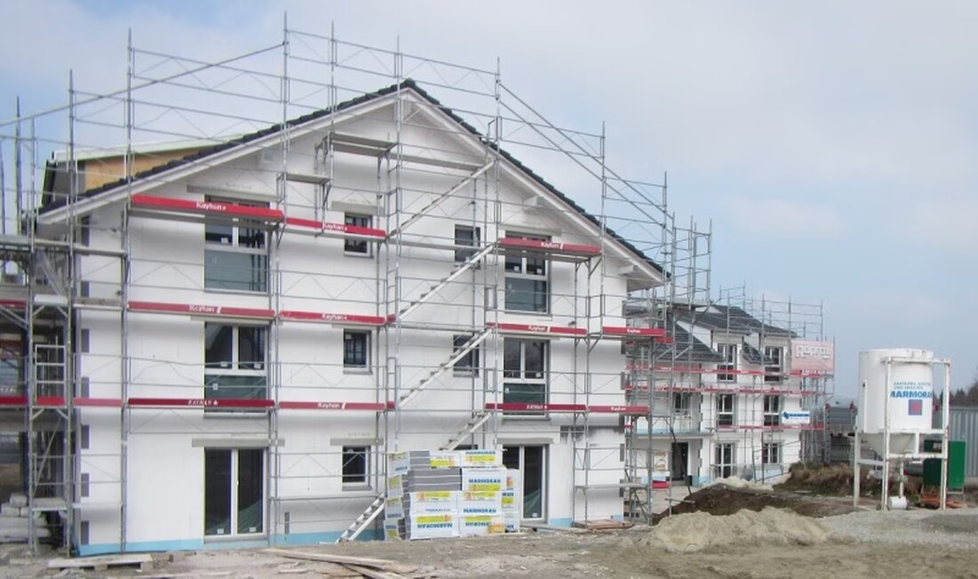Die PKSF strebt bis 2030 ehrgeizige Klimaziele für ihren Immobilienbestand an, um die Energieeffizienz und Nachhaltigkeit zu erhöhen.