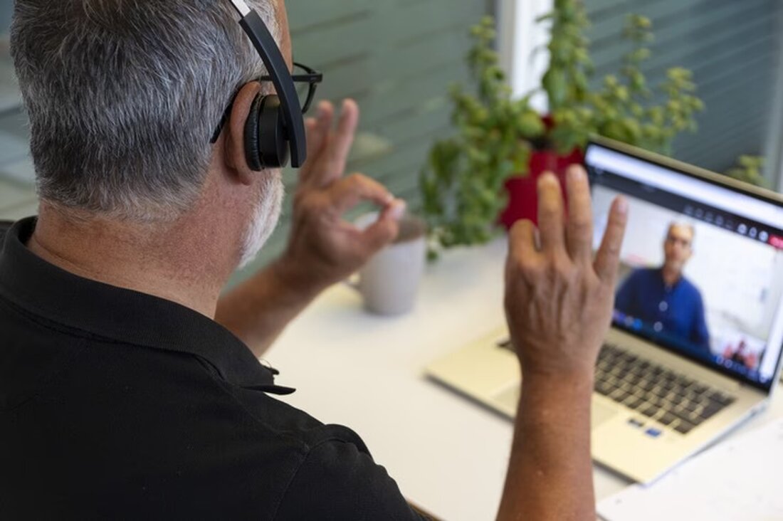 PROCOM lanciert „PROCOM NOW“ – eine innovative Lösung für barrierefreie Kommunikation mit gehörlosen Menschen am Schalter.