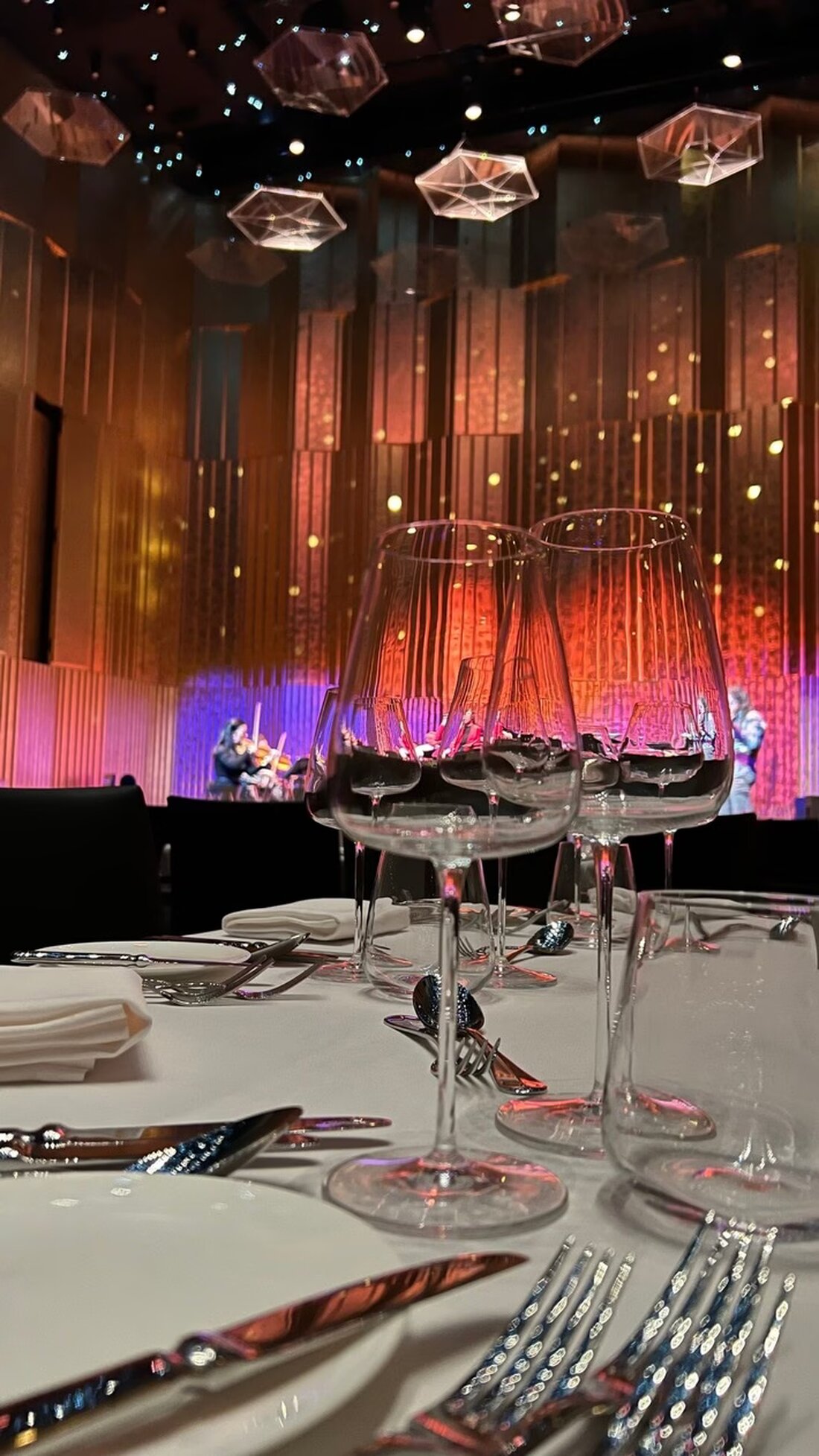 Am 18. Oktober 2025 findet die Premiere des ersten Herbstballs im Kammermusiksaal Vitznau statt – ein festlicher Abend voller Tradition und Genuss.