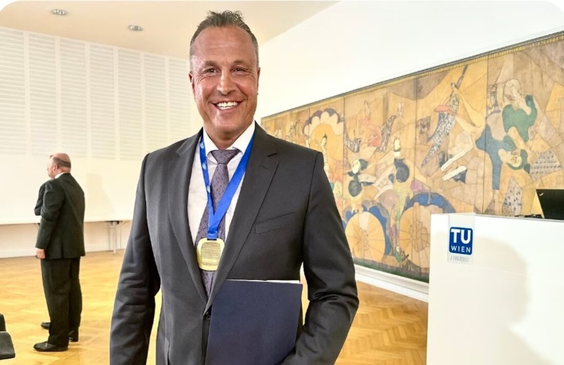 Prof. Dr. med. Dietmar Jürgen Daichendt erhielt an der TU Wien den Ehrendoktor für Pionierleistungen in Osteopathie und Manueller Medizin.