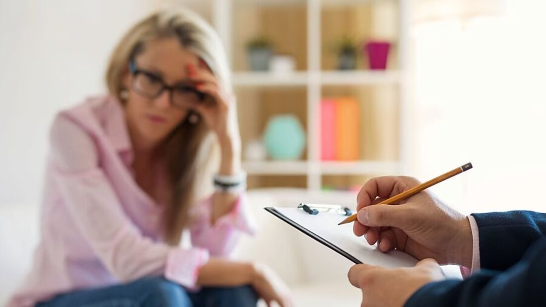 Regierungsrat Glarus beantwortet Interpellation zur psychischen Gesundheit. Gründung der Psychiatrischen Dienste Glarus geplant.
