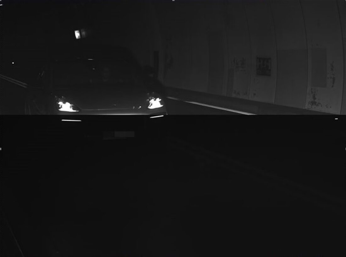Raser im San Bernardino Tunnel: 53-jähriger Italiener bei 158 km/h erwischt. Führerausweis entzogen, Anzeige folgt.