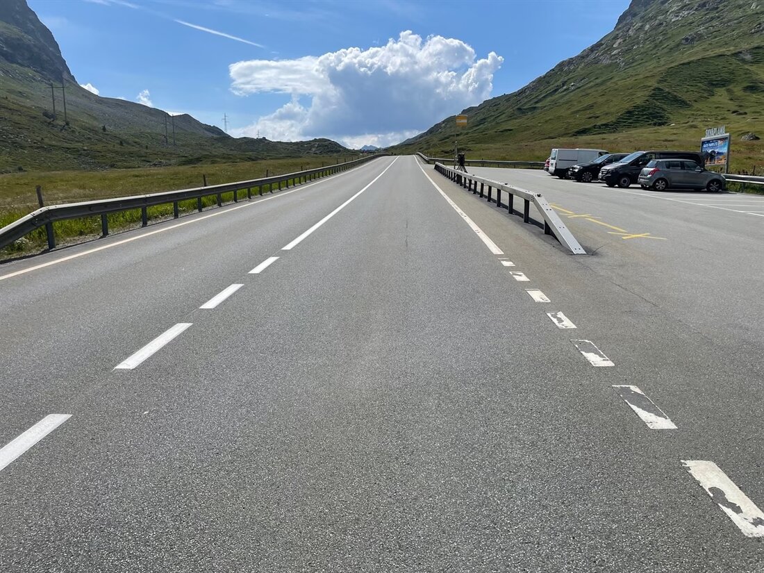 In Silvaplana wurde ein deutscher Fahrer mit 66 km/h zu schnell auf der Julierstrasse erwischt. Er muss ein Depositum hinterlegen und erhält rechtliche Konsequenzen.