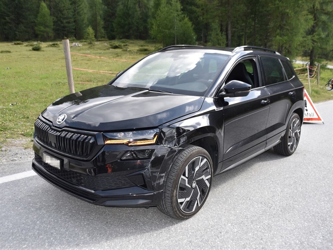 Ein Automobilist in Poschiavo kollidierte und fuhr weiter. Bei der Kontrolle stellte die Polizei Alkoholkonsum fest und ent zog den Führerausweis.