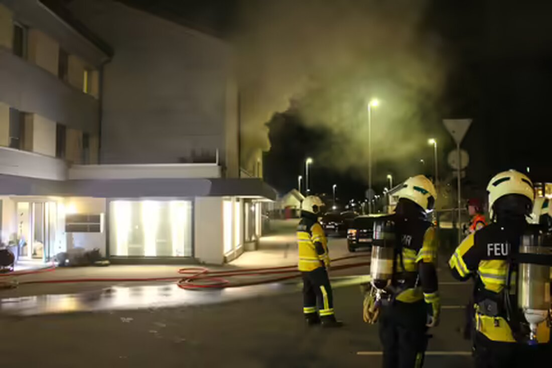 Am Montagabend kam es in einem Appenzeller Mehrfamilienhaus zu einem Zimmerbrand. Dank schnellem Eingreifen blieben alle unverletzt.